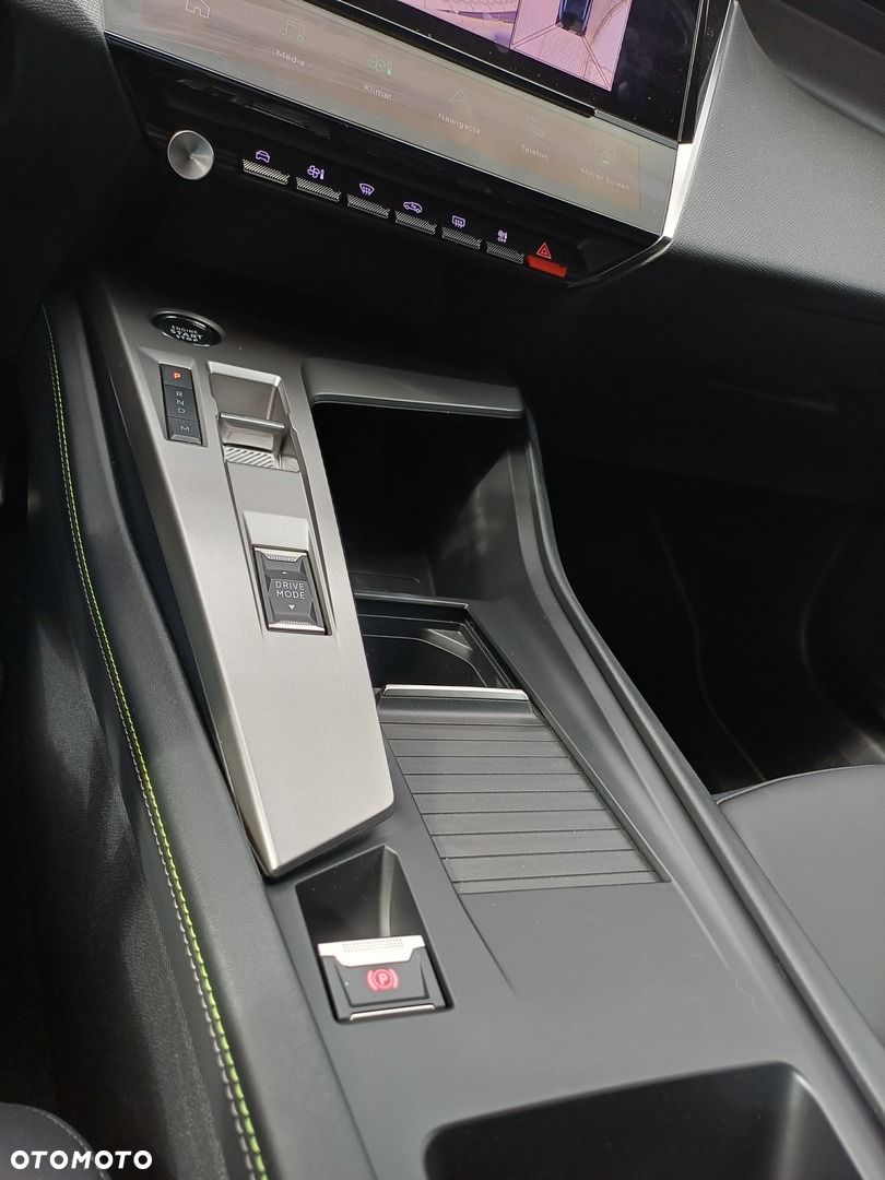 Peugeot 408 - 16