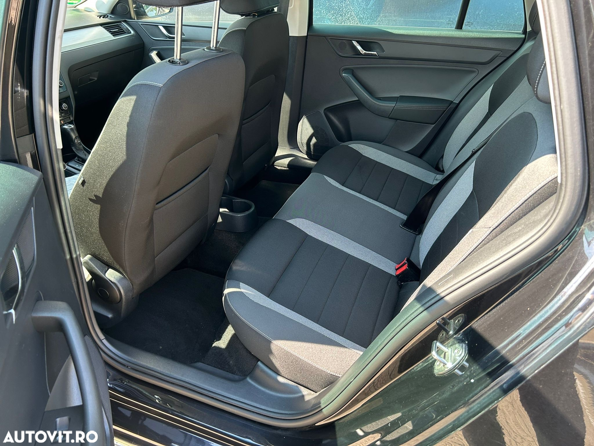 Skoda RAPID 1.4 TDI DSG Ambition - 9