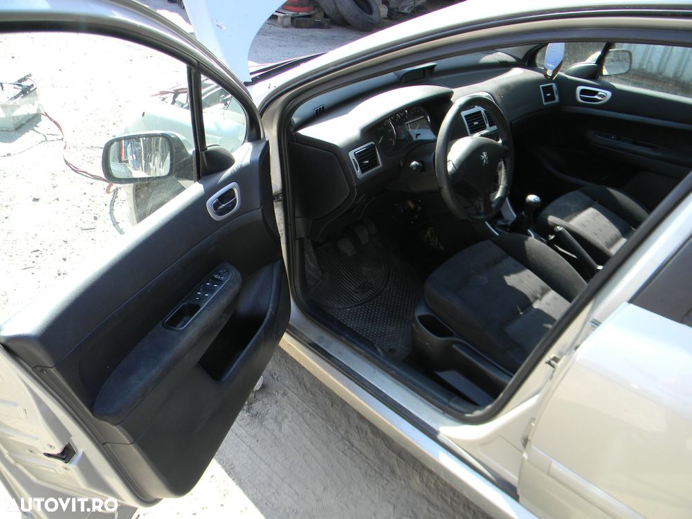 Dezmembrari  Peugeot 307  2000  > 0000 1.6 HDi 110 Motorina - 21