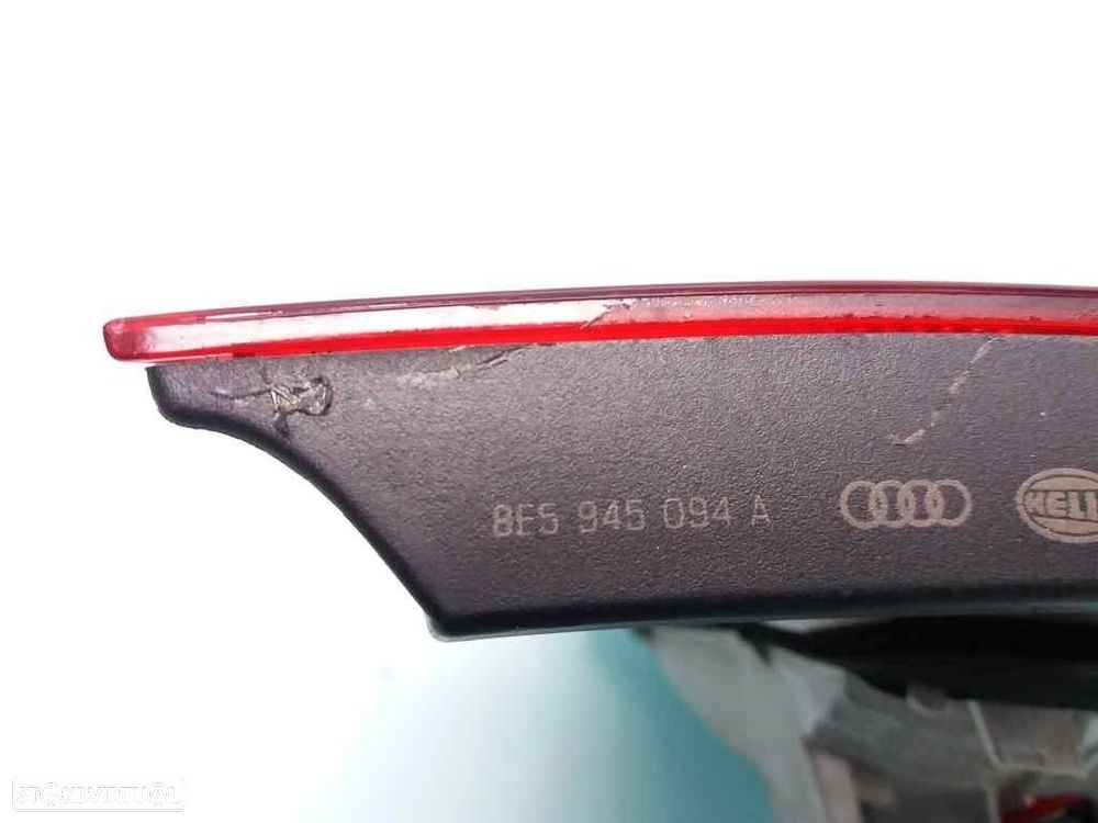 FAROLIM TRASEIRO DIREITO AUDI A4 2005 - 5
