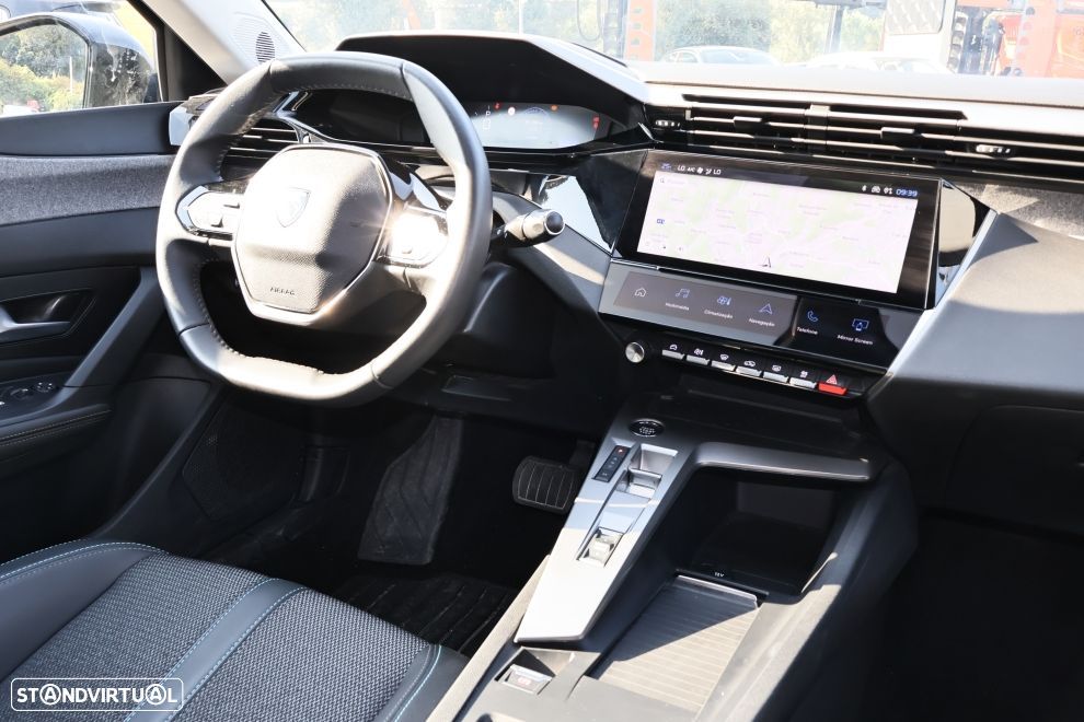 Peugeot 408 1.2 Hybrid Allure e-DCS6 - 13