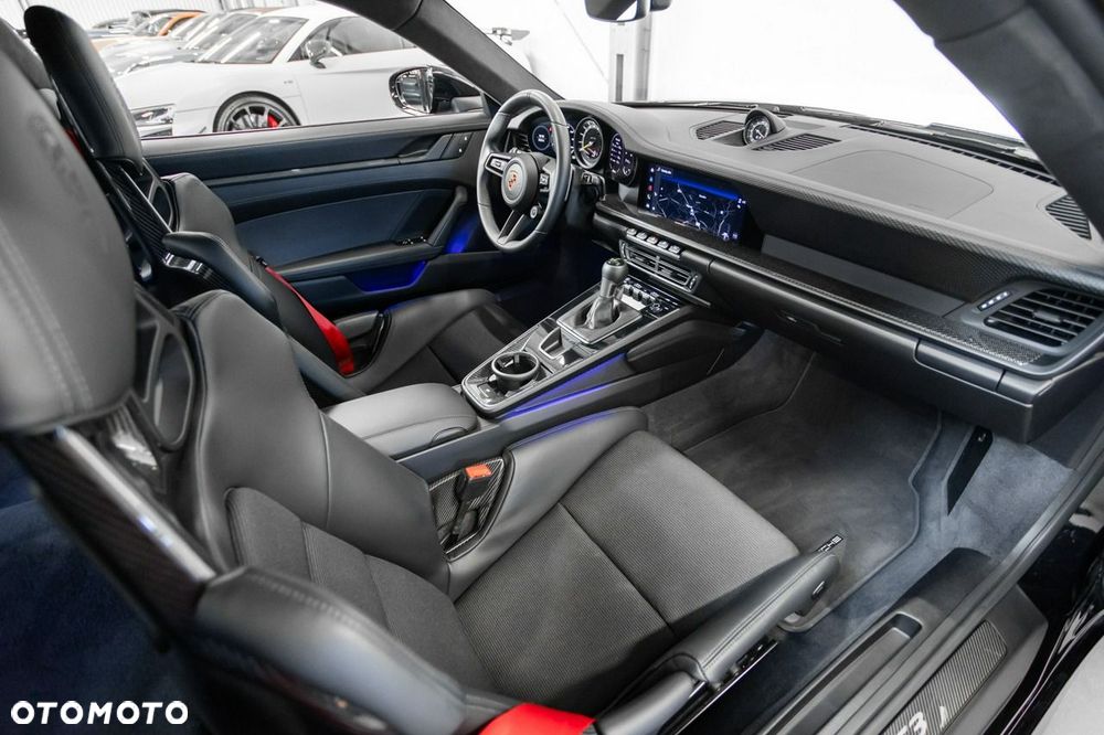 Porsche 911 GT3 Touring PDK - 27