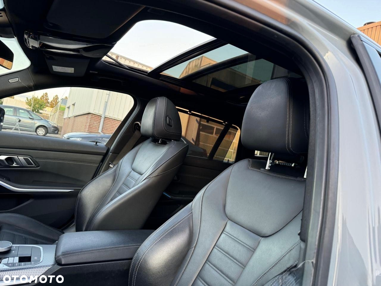 BMW Seria 3 330e PHEV sport - 11