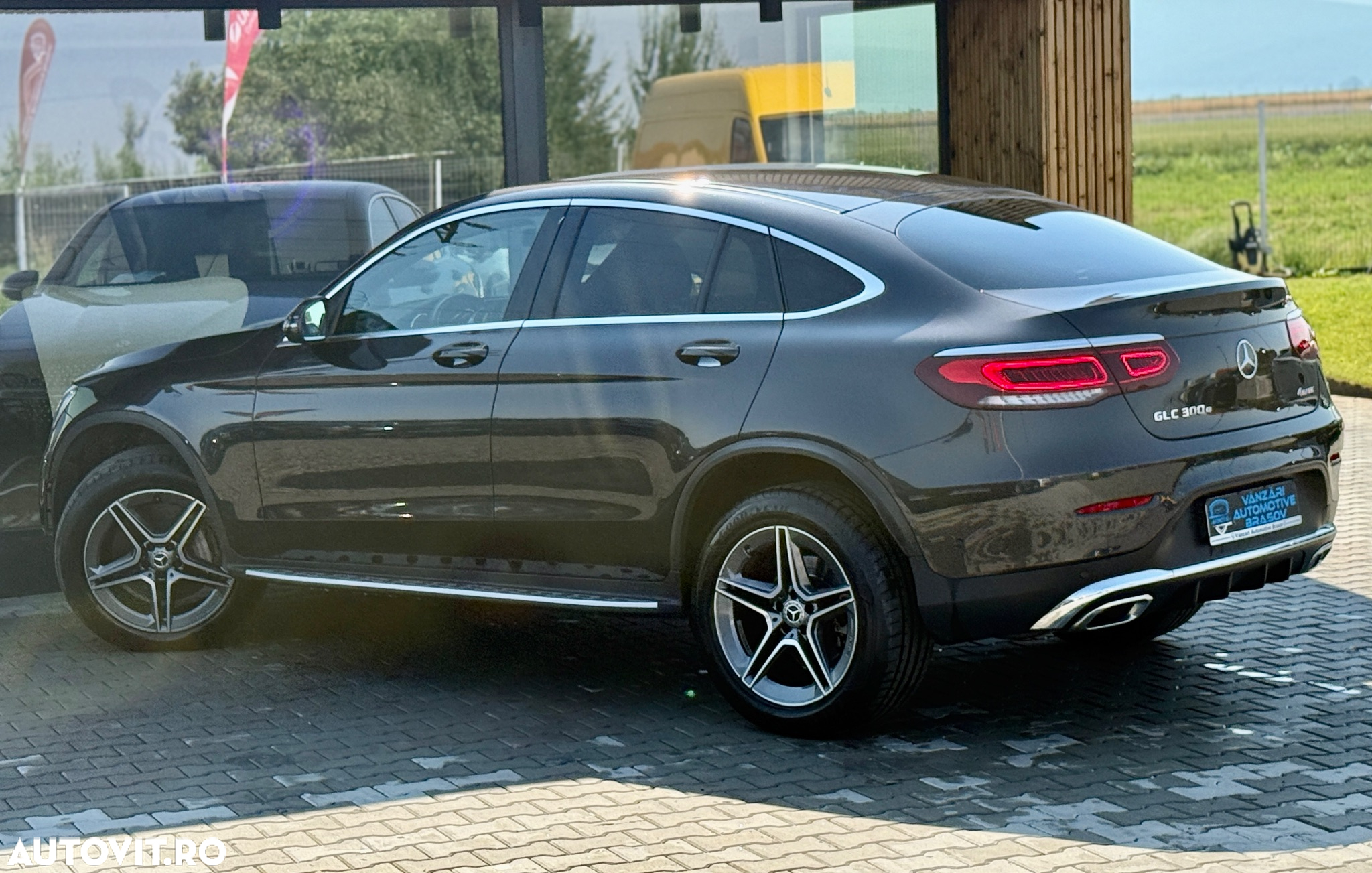 Mercedes-Benz GLC Coupe 300 e 4Matic 9G-TRONIC AMG Line - 16
