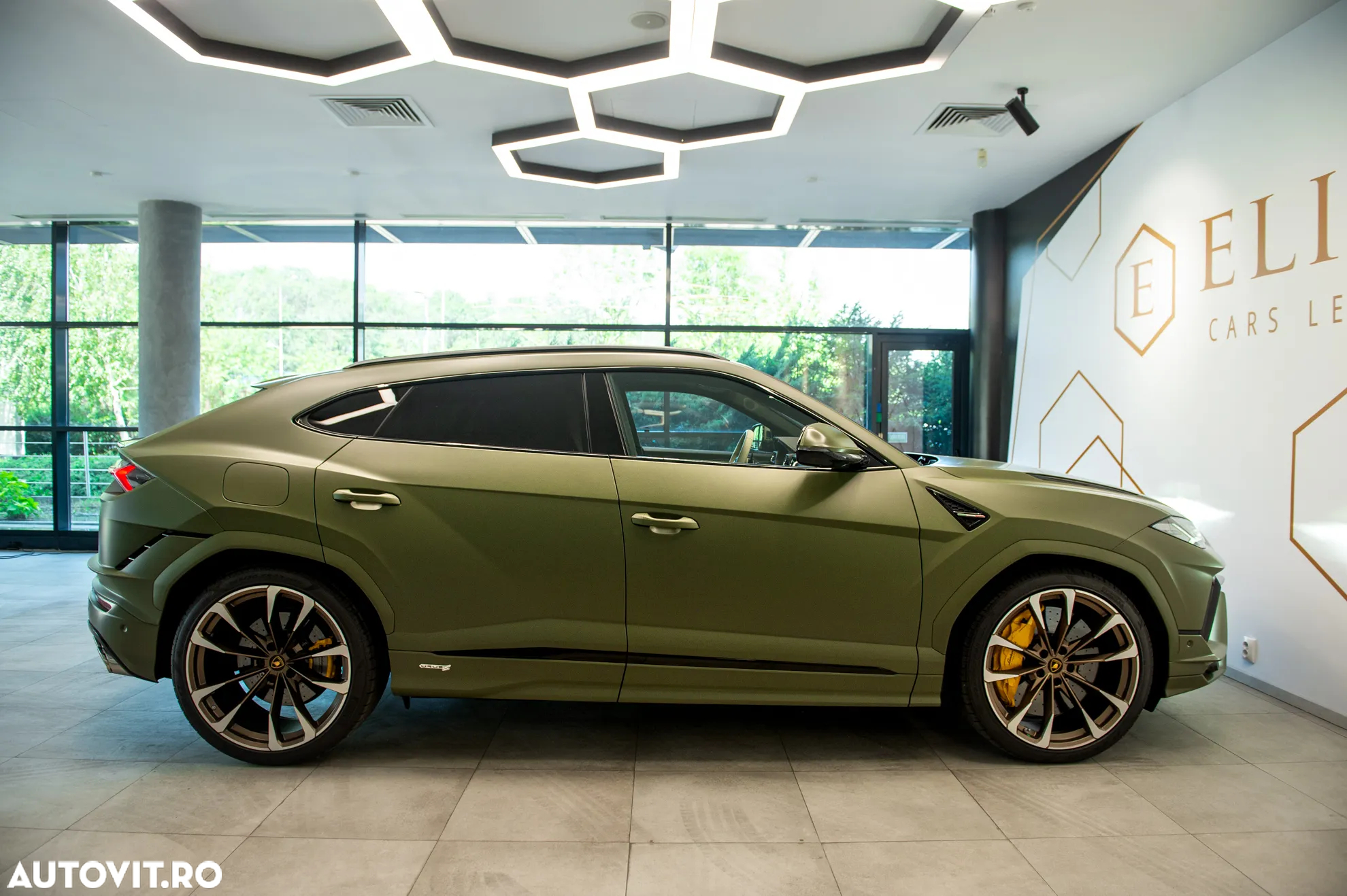 Lamborghini URUS - 9