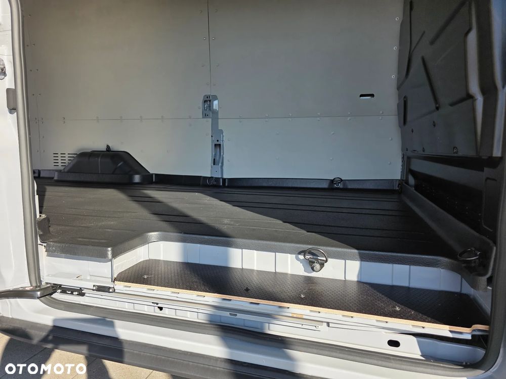 Ford Transit Trend Van 350L4H3 - 6