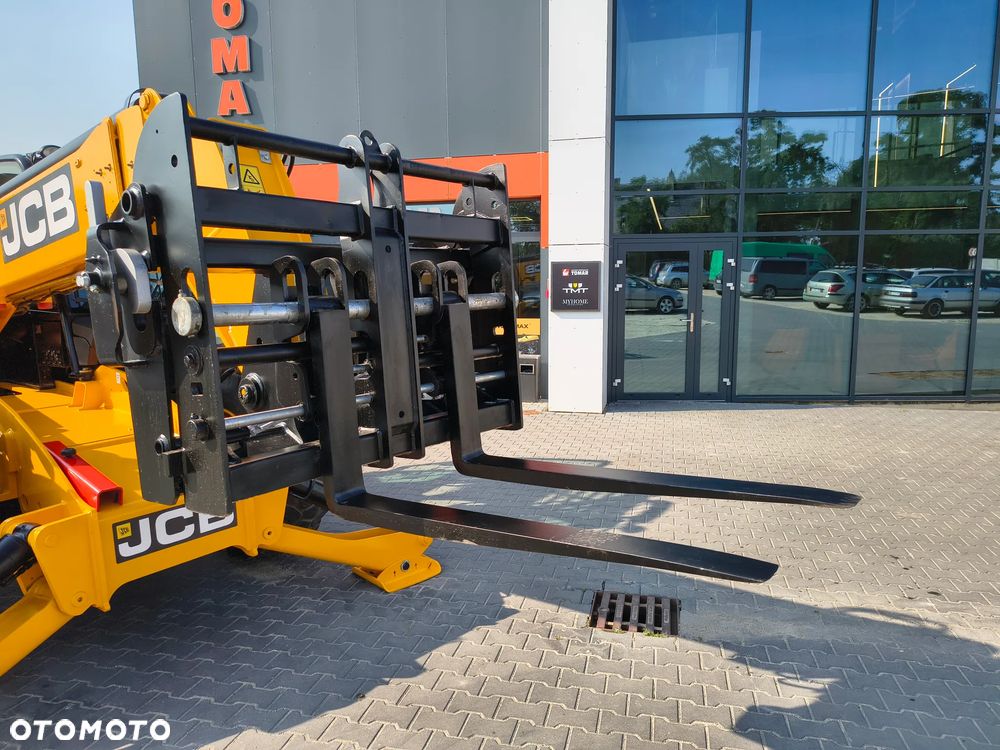 JCB 540-140 2023R klimatyzacja - 21