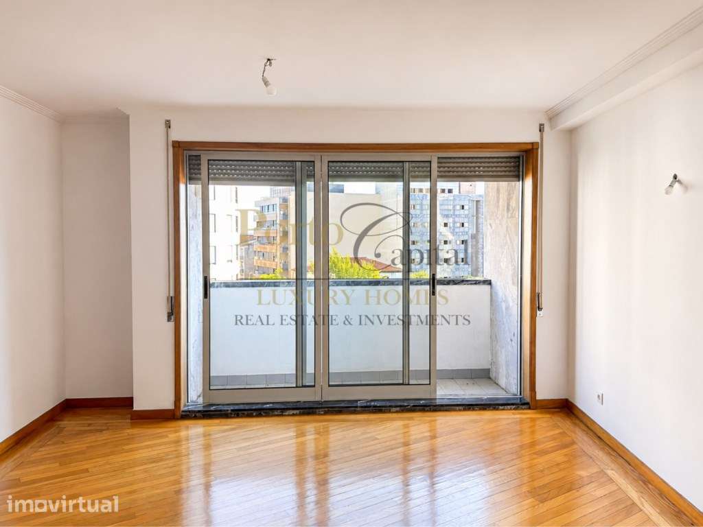 EXCELENTE APARTAMENTO T3+1 ESPAÇOSO E DISTINTO NO CORAÇÃO DA MAIA |... - Grande imagem: 3/26