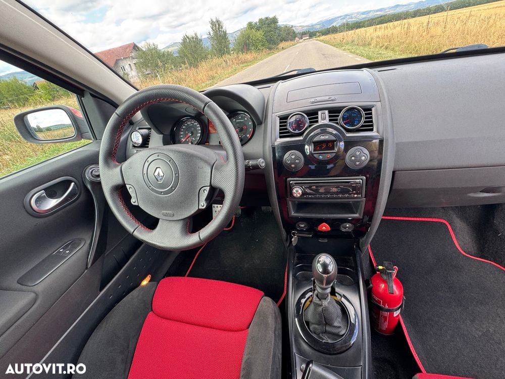 Renault Megane Sport F1-Team - 6