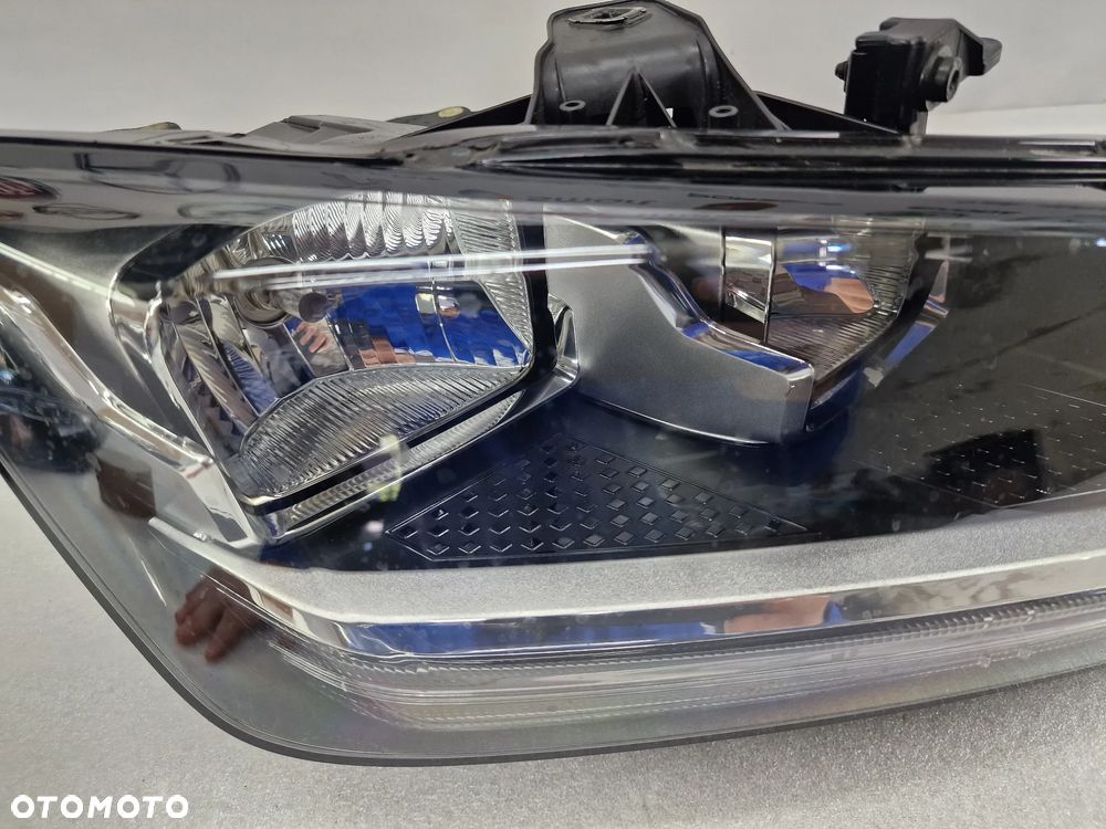 AUDI Q2 81A 16- PRAWA ZWYKŁA LAMPA PRZEDNIA PRZÓD , NR 81A941004 , NR AUKCJI LA583 - 6