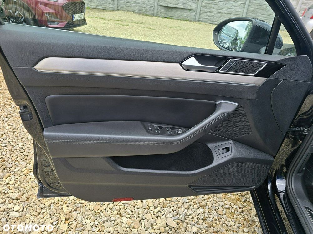 Volkswagen Passat - 23