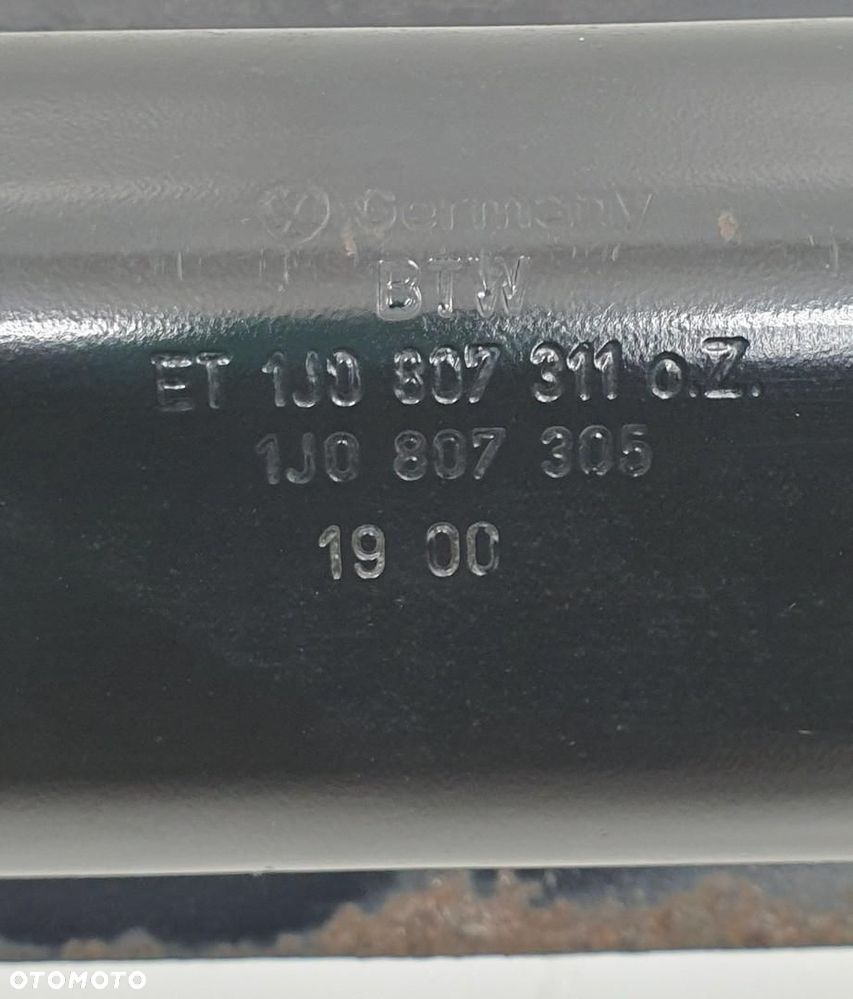 BELKA ZDERZAKA TYŁ TYLNA VW GOLF IV HB 1J0807311 1J0807305 - 2