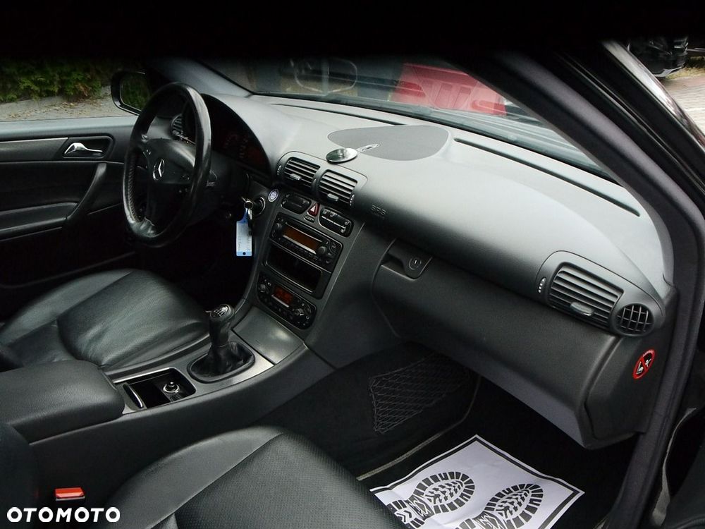 Mercedes-Benz Klasa C 200 Kompressor Avantgarde Sport Edition - 27