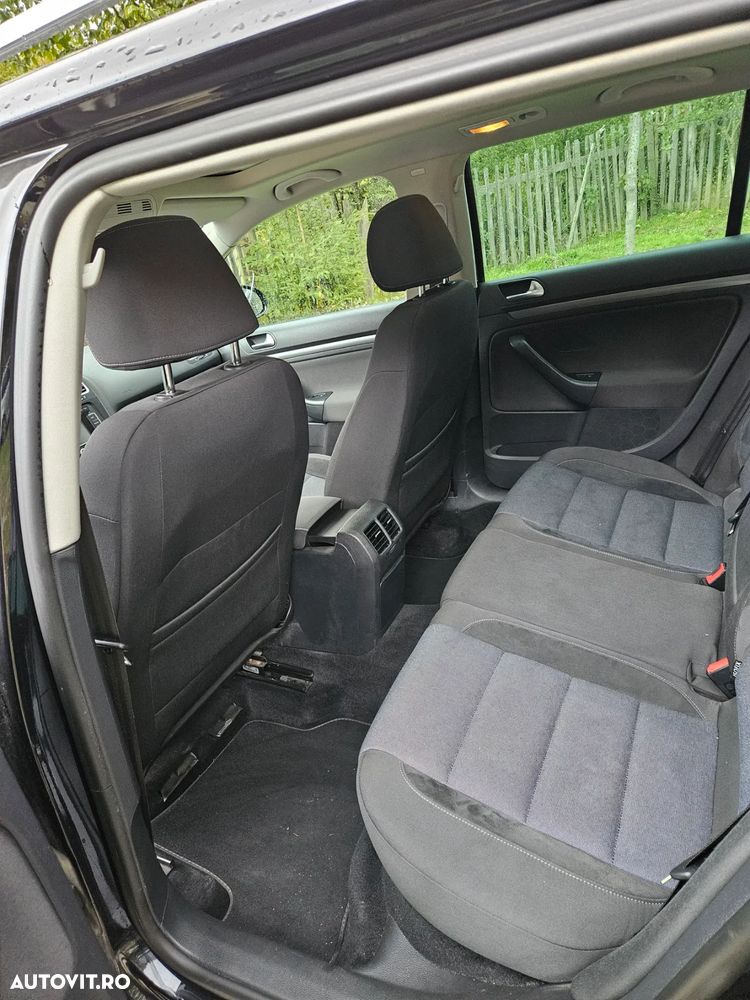 Volkswagen Golf - 8