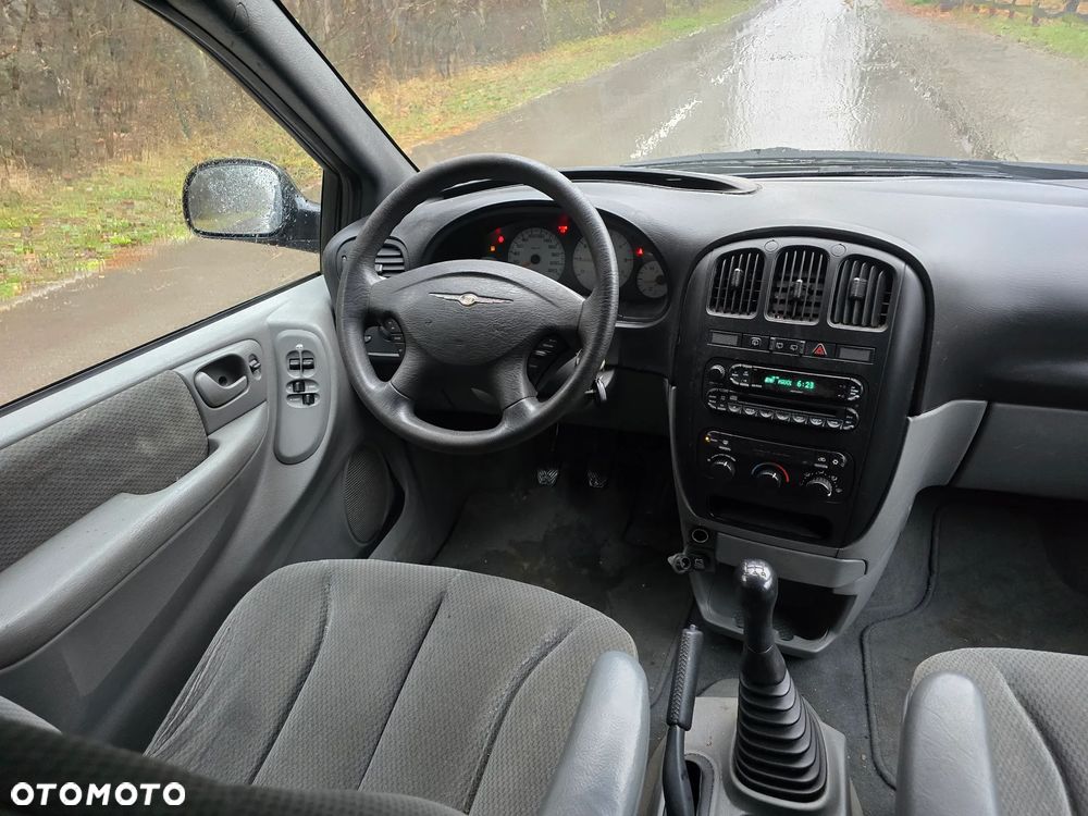 Chrysler Voyager 2.4 SE - 6