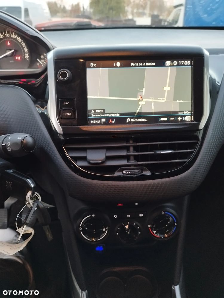 Peugeot 2008 - 13