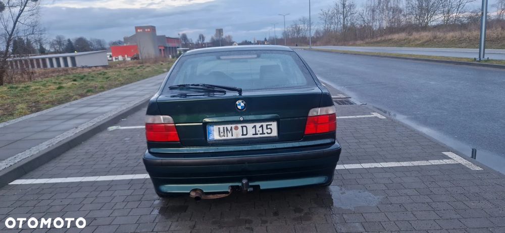 BMW Seria 3 316i - 6