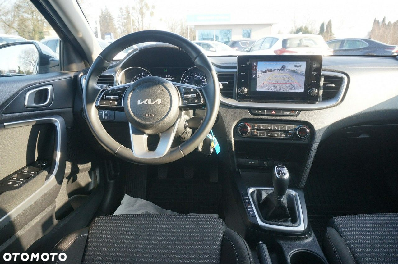 Kia Ceed 1.5 T-GDI M - 12