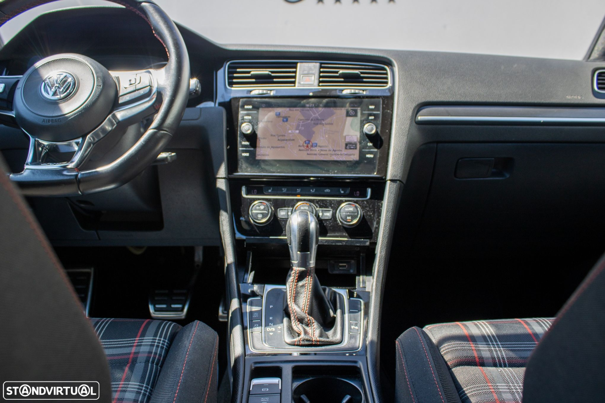 VW Golf GTI (BlueMotion ) DSG - 35