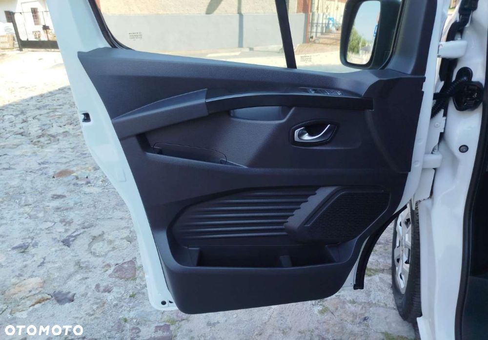 Renault Trafic - 13