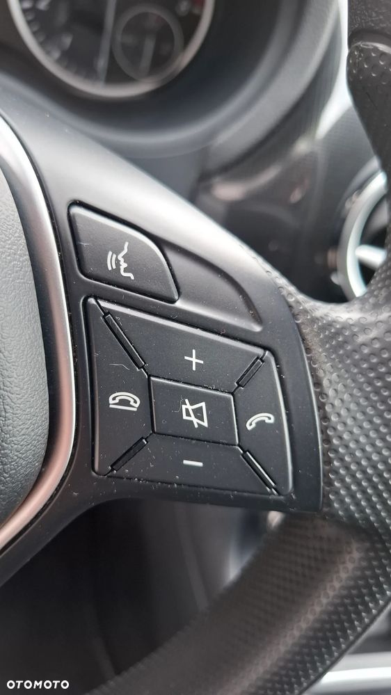 Mercedes-Benz Klasa B 180 - 22