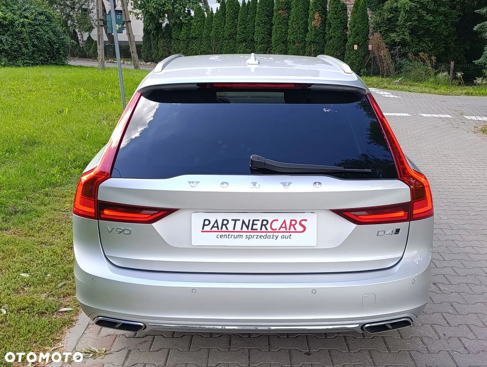 Volvo V90 D4 Momentum - 9