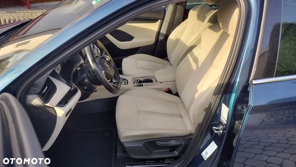 Skoda Octavia Combi 2.0 TDI DSG Style - 9