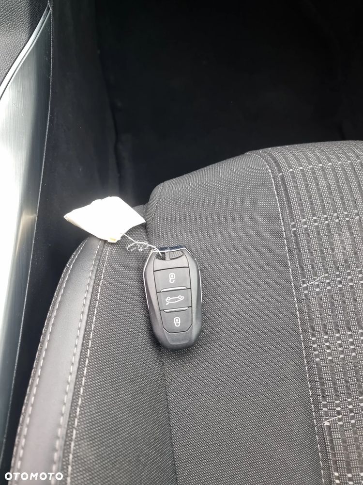 Peugeot 308 BlueHDi 130 EAT6 Stop & Start Allure Business-Paket - 24