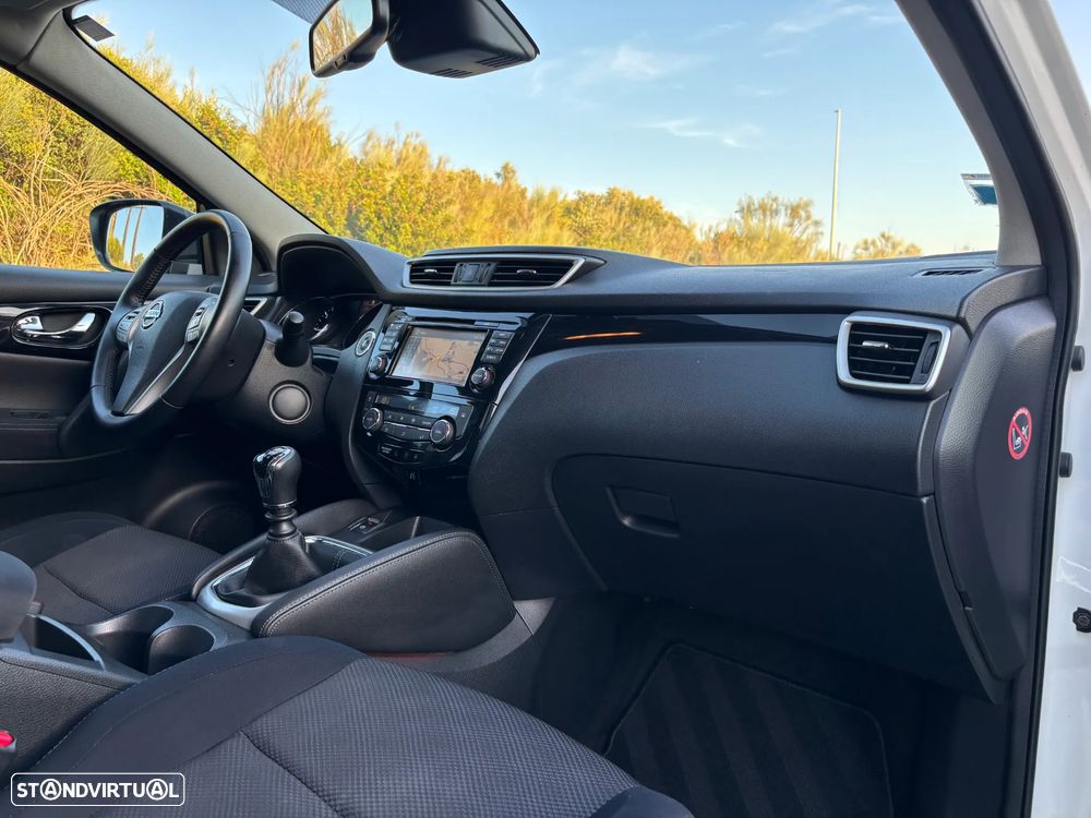 Nissan Qashqai 1.5 dCi N-Connecta 18 RS+PS - 24