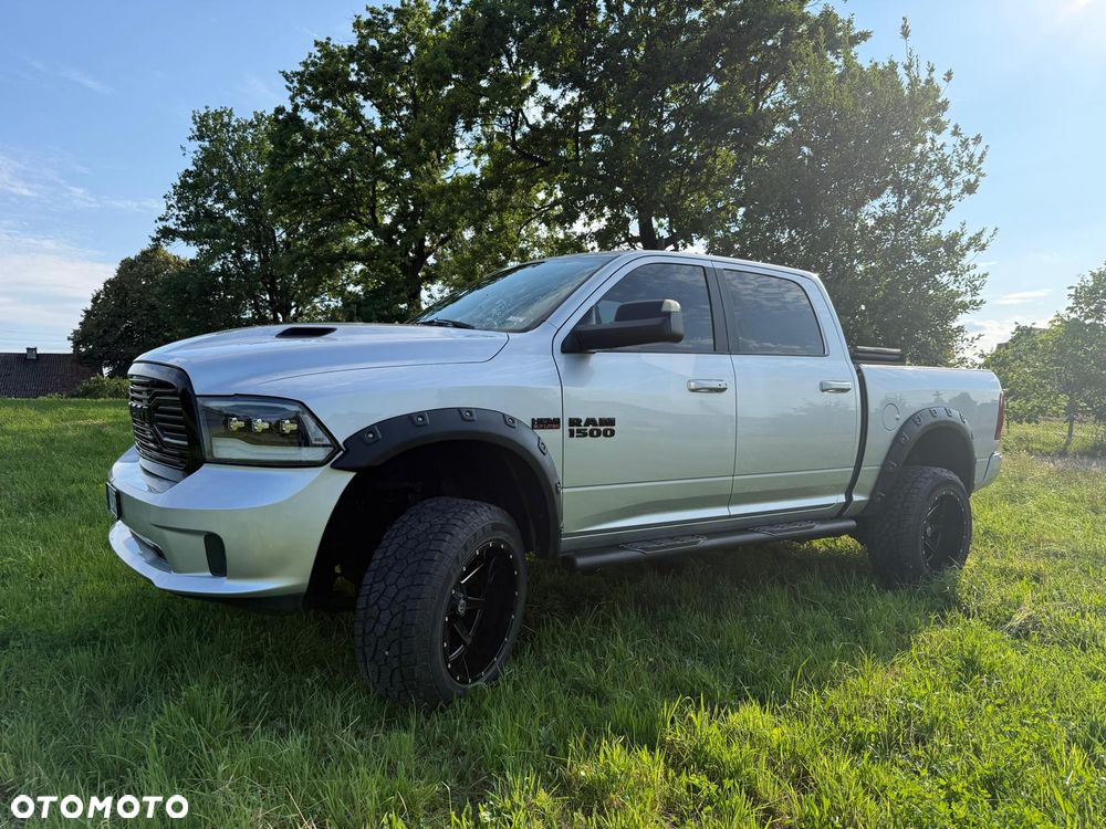 RAM 1500 Crew Cab Sport - 4