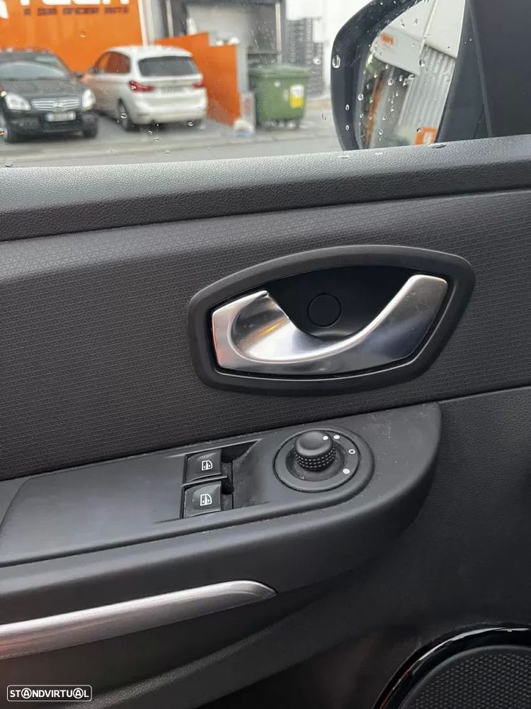 Renault Clio Sport Tourer 1.5 dCi Limited - 15