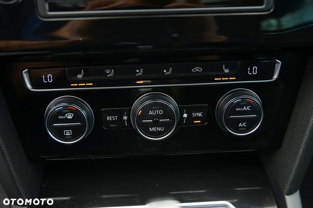 Volkswagen Passat - 37