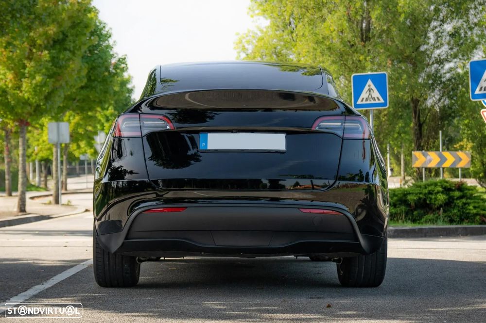 Tesla Model Y RWD - 10
