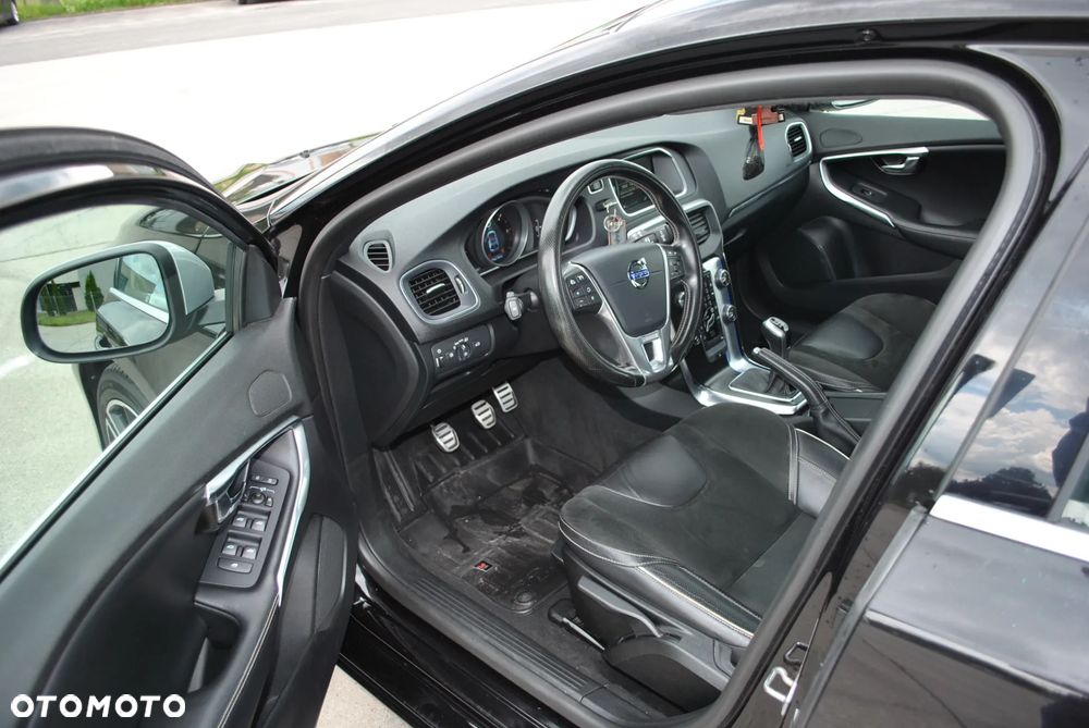 Volvo V40 D2 Drive-E R-Design Momentum - 9