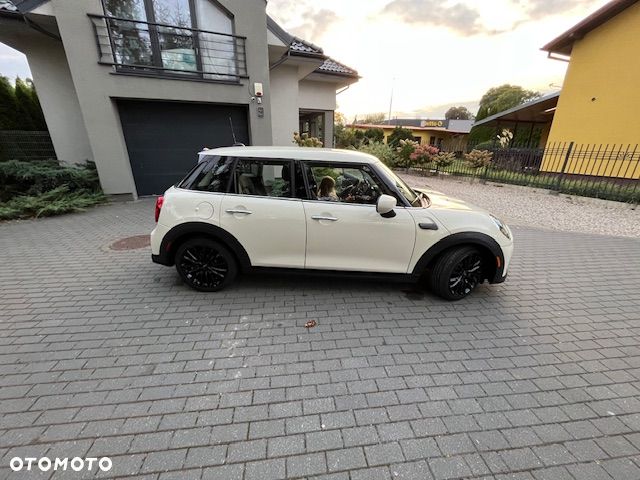 MINI Cooper Essential Trim - 13