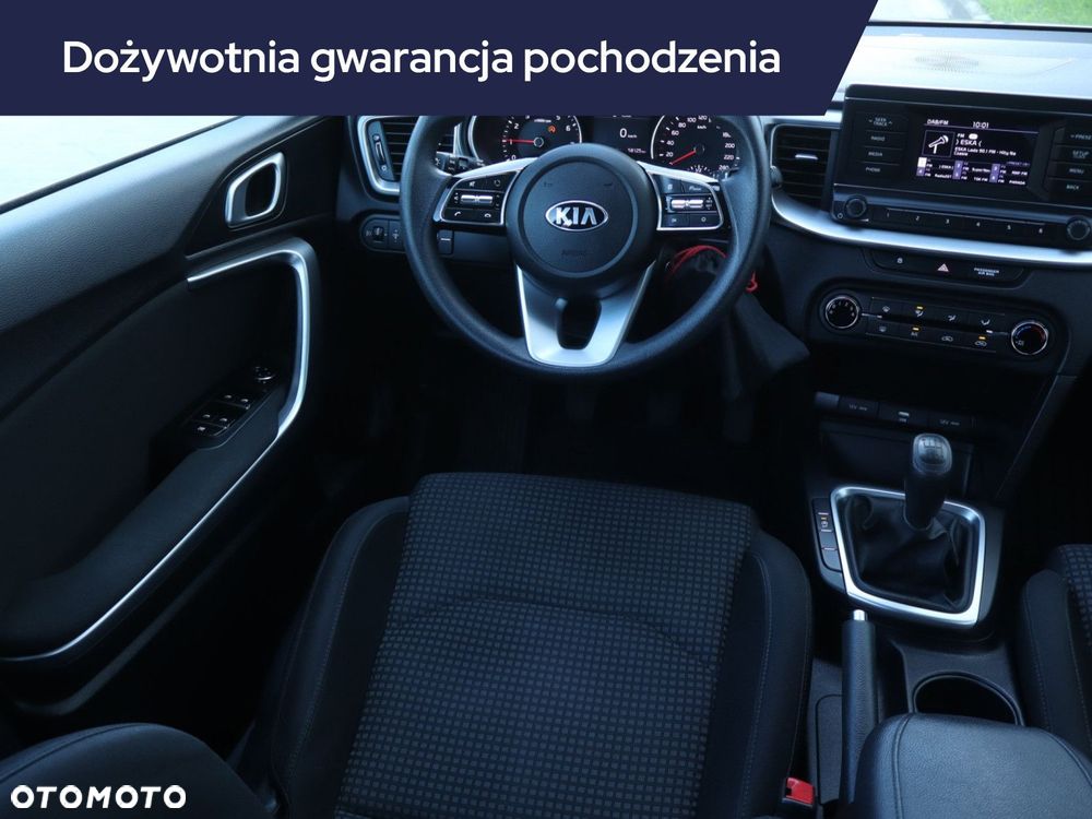 Kia Ceed - 9