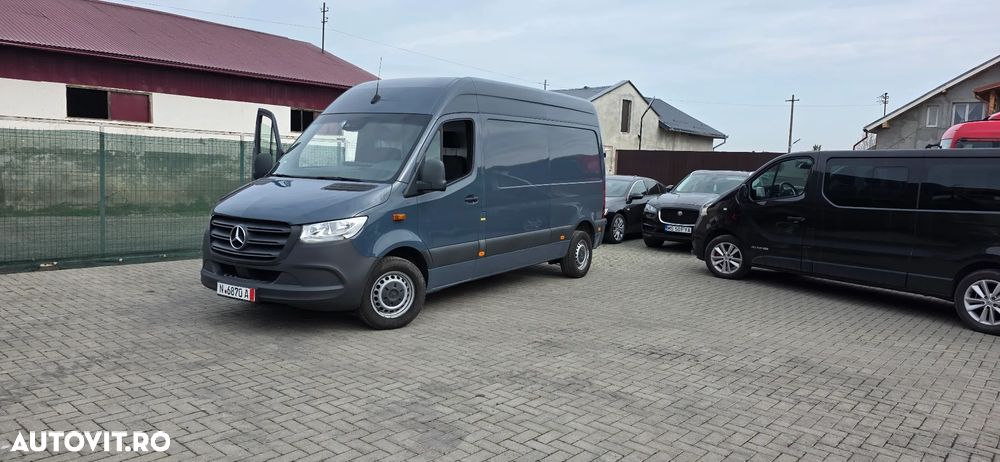 Mercedes-Benz Sprinter - 1