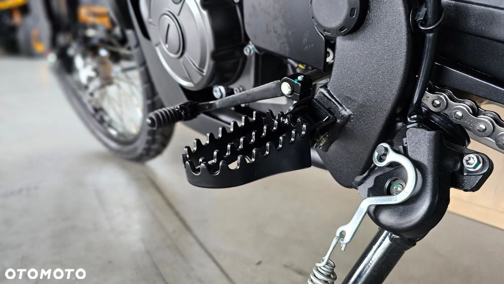 QJMOTOR SRT 300DX - 18