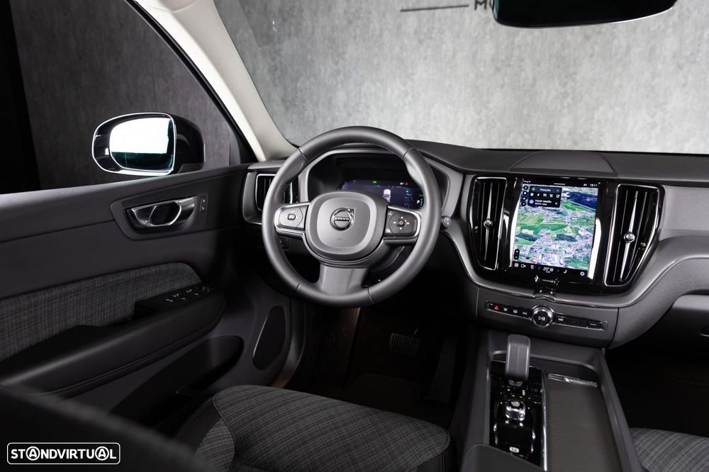 Volvo XC 60 2.0 T6 PHEV Core AWD - 42