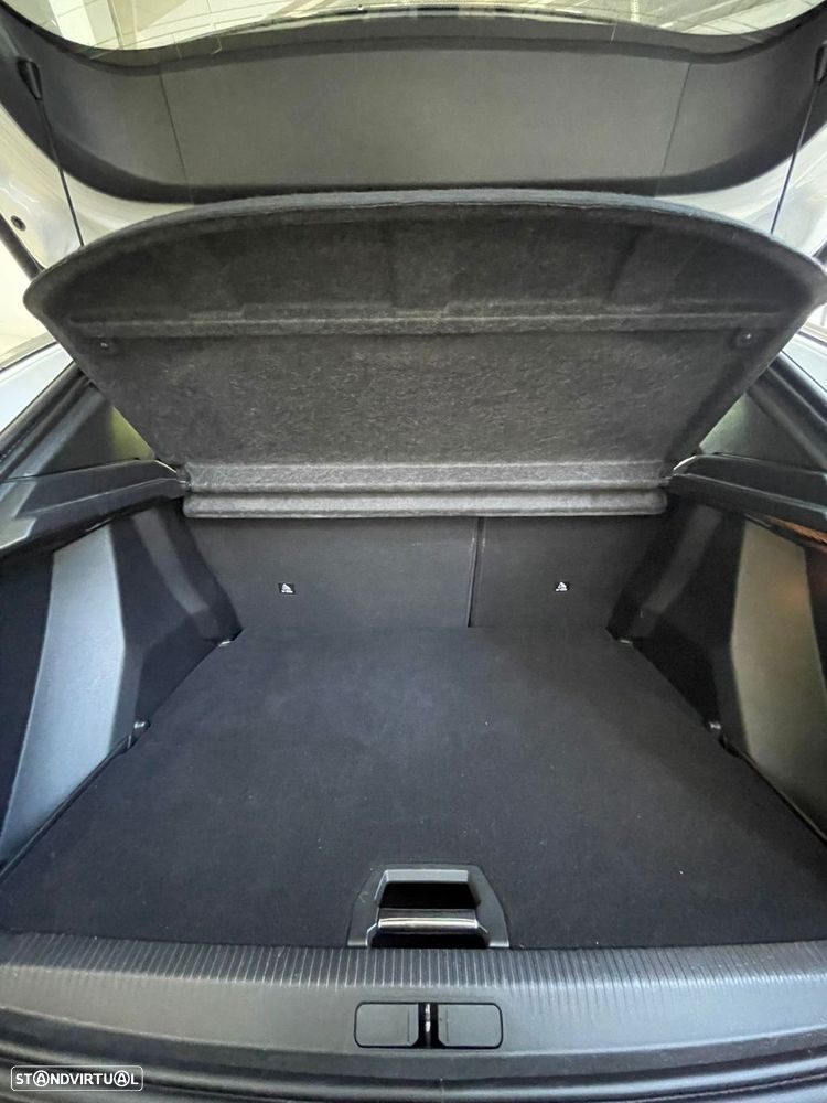 Peugeot e-2008 GT - 19