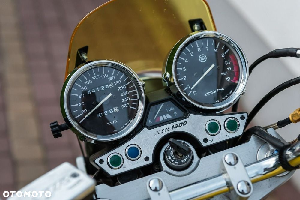 Yamaha XJR - 7
