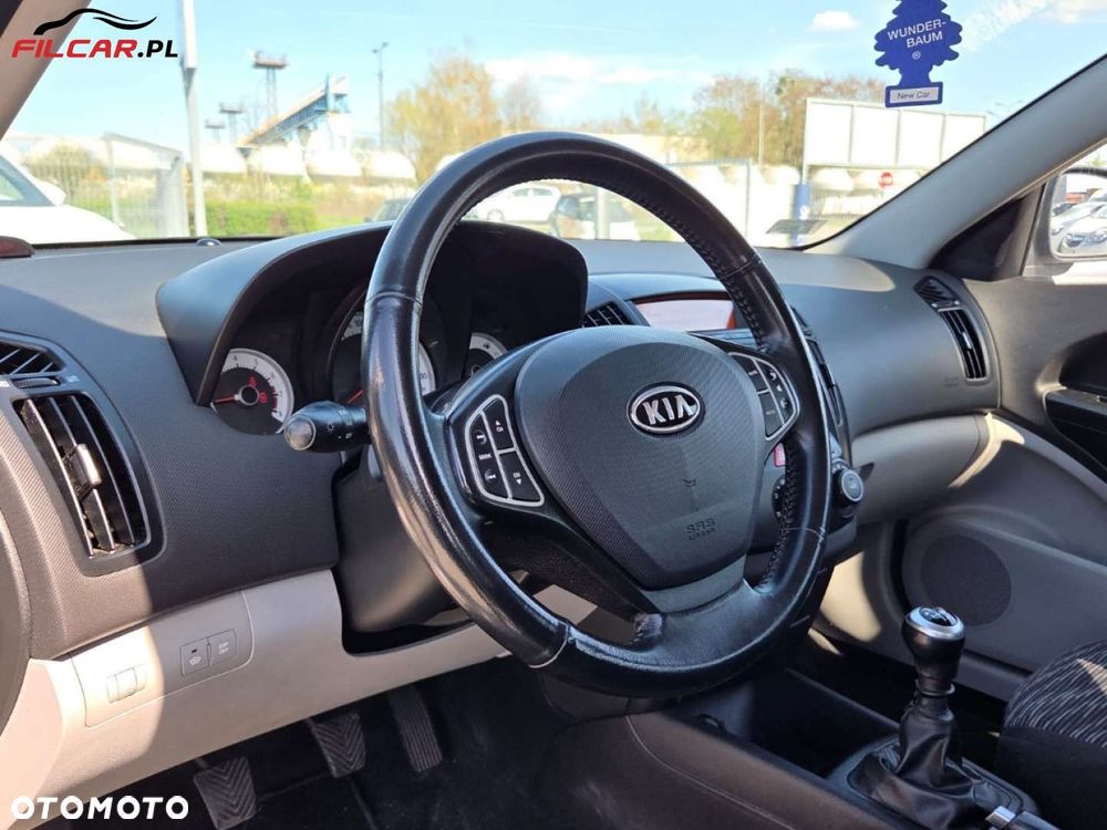 Kia Ceed - 5
