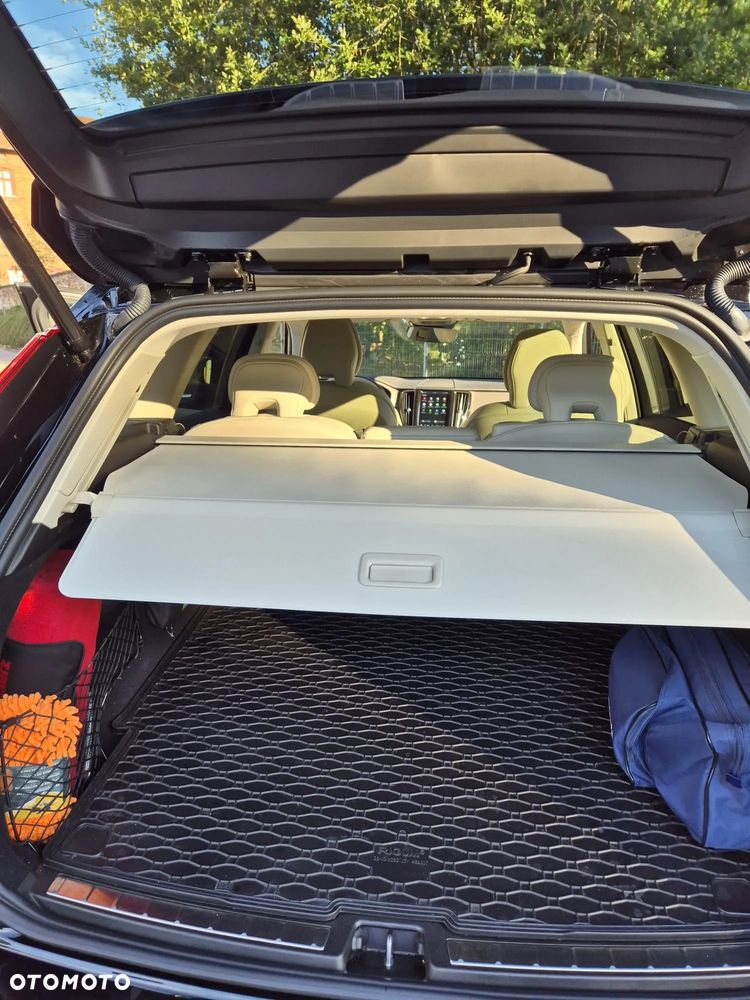 Volvo XC 60 B4 B Plus Dark - 25