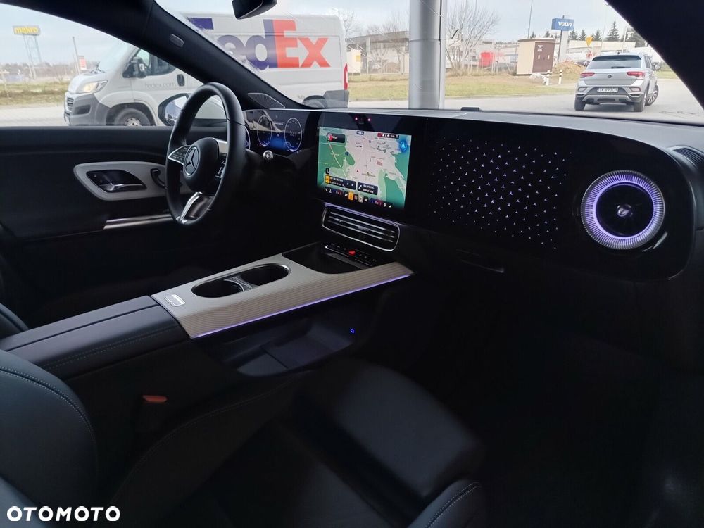 Mercedes-Benz CLA - 12