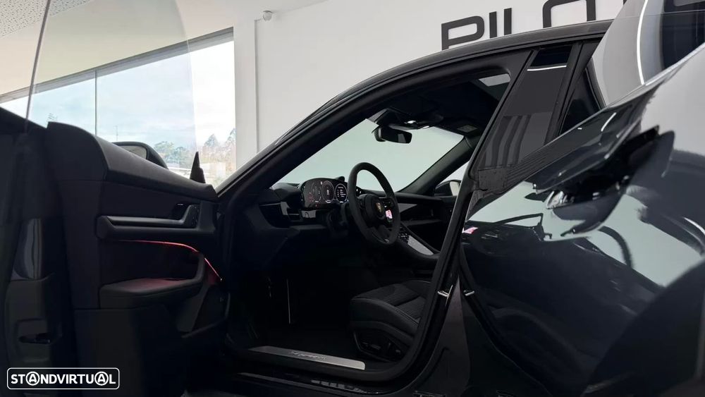 Porsche Taycan Standard - 31
