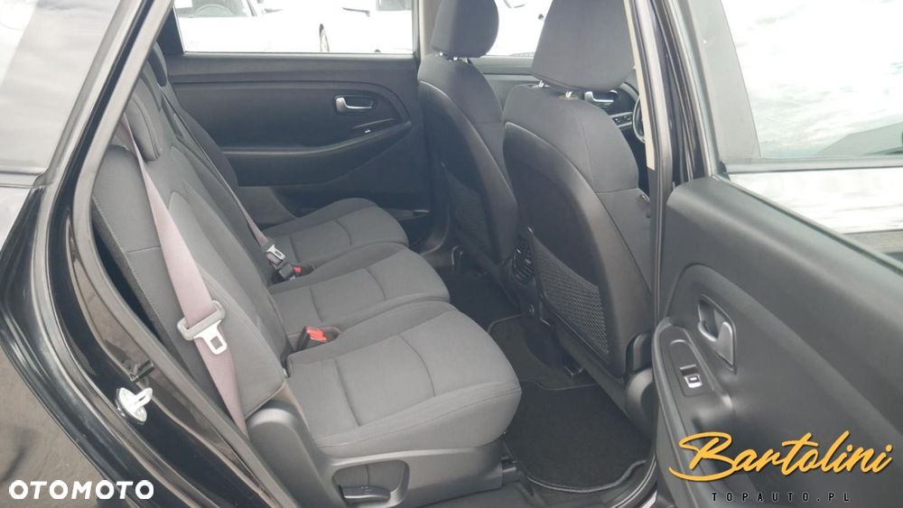 Kia Carens - 15