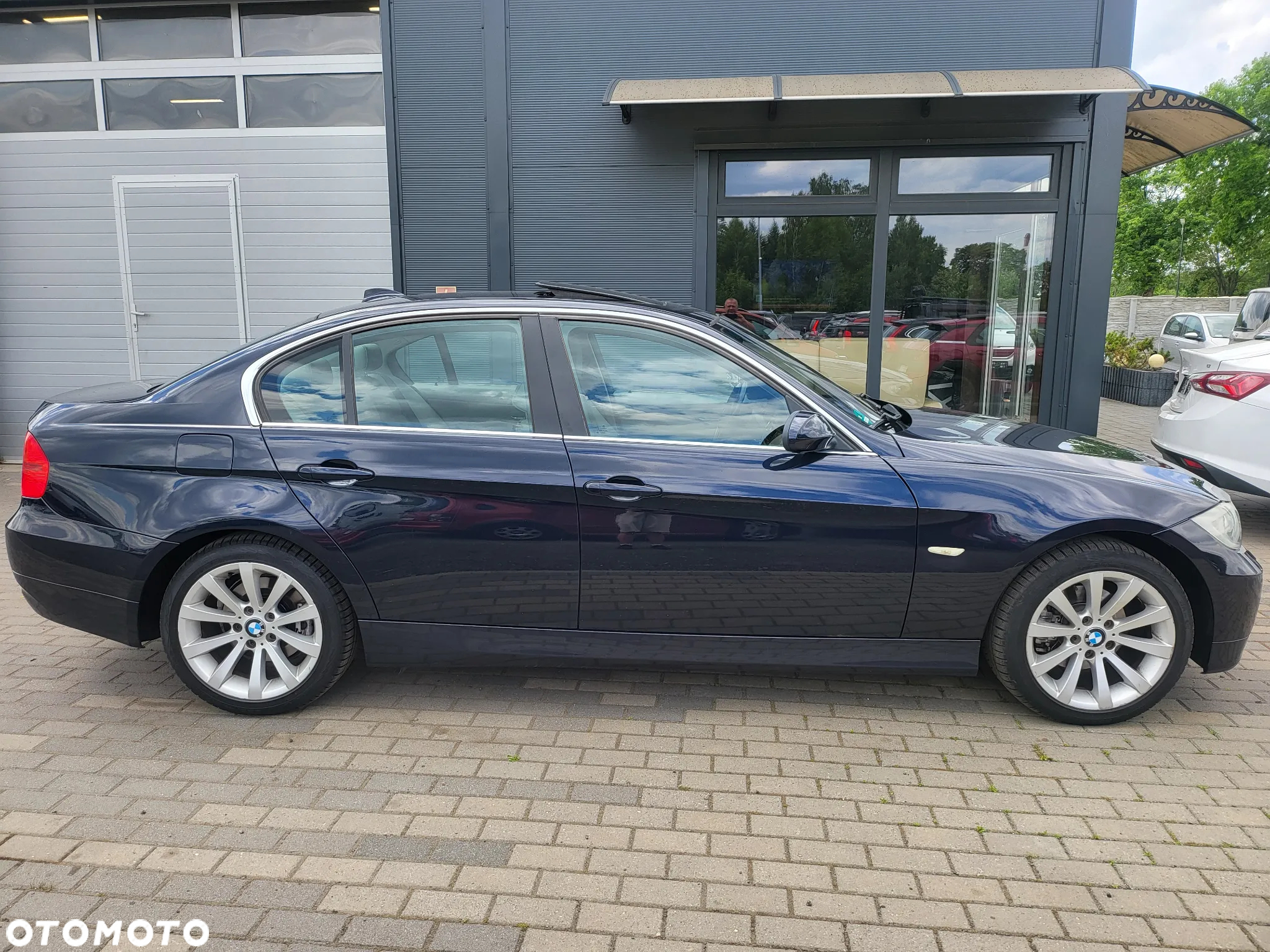 BMW Seria 3 325i - 4