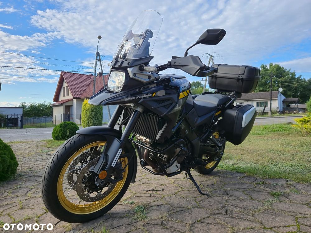 Suzuki V-STROM - 4