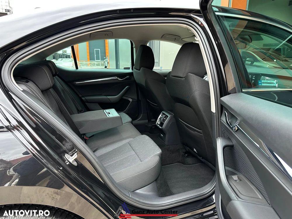 Skoda Octavia 2.0 TDI DSG Style - 20