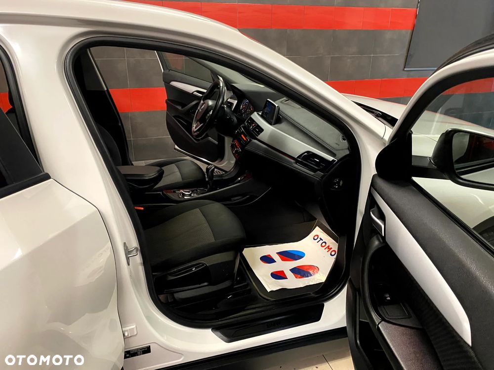 BMW X2 sDrive18d Business Edition - 18